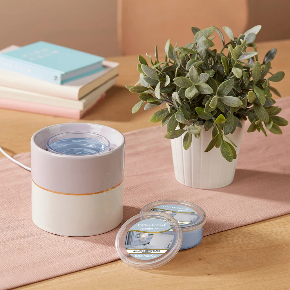 Yankee Candle Scenterpiece Easy MeltCup Ricarica Diffusore Elettrico A Calm And Quiet Place 24 Ore 2 Yankee Candle Scenterpiece Easy MeltCup Ricarica Diffusore Elettrico A Calm And Quiet Place 24 Ore - immagine 2
