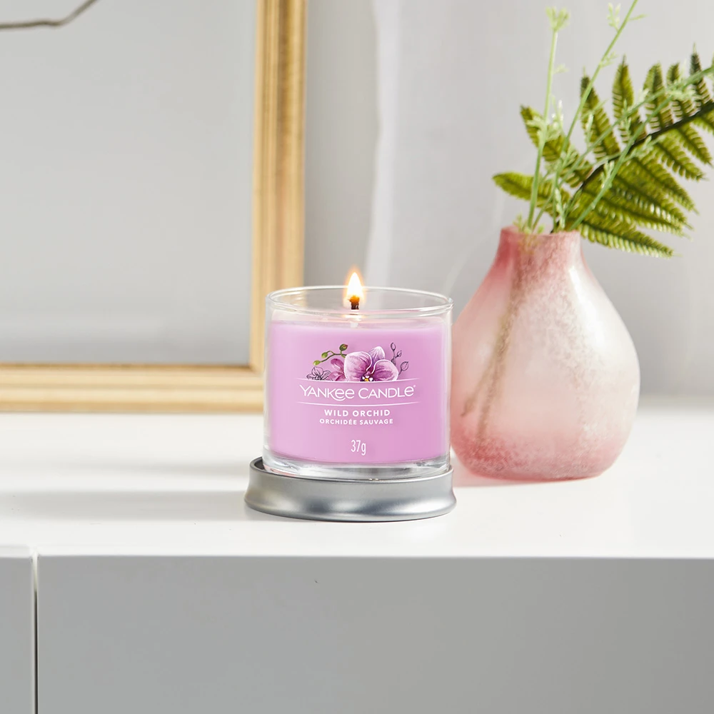 Yankee Candle Signature Candela In Tumbler Piccolo Wild Orchid 30 Ore 3 Yankee Candle Signature Candela In Tumbler Piccolo Wild Orchid 30 Ore - immagine 3