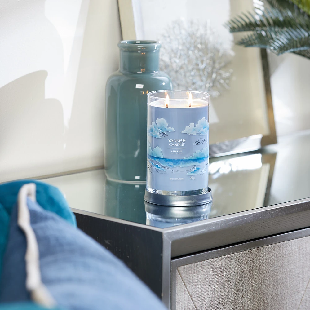 Yankee Candle Signature Candela In Tumbler Grande Ocean Air 100 Ore 3 Yankee Candle Signature Candela In Tumbler Grande Ocean Air 100 Ore - immagine 3