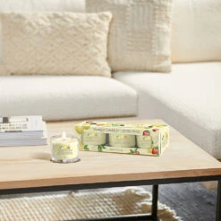 Yankee Candle Signature 3 Candele Votive In Vetro Iced Berry Lemonade 10 Ore Cad. -Vendite Yankee Candle 0099878 yankee candle signature 3 candele votive in vetro iced berry lemonade 10 ore cad