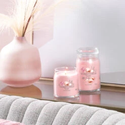 Yankee Candle Signature Candela In Giara Media Pink Sands 50 Ore -Vendite Yankee Candle 0100011 yankee candle signature candela in giara media pink sands 50 ore