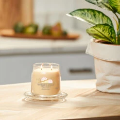 Yankee Candle Signature Candela In Giara Media Vanilla Cupcake 50 Ore -Vendite Yankee Candle 0100108 yankee candle signature candela in giara media vanilla cupcake 50 ore