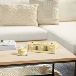 Yankee Candle Signature 3 Candele Votive In Vetro Vanilla Cupcake 10 Ore Cad. -Vendite Yankee Candle 0100111 yankee candle signature 3 candele votive in vetro vanilla cupcake 10 ore cad