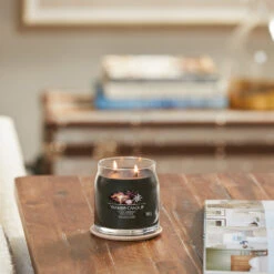 Yankee Candle Signature Candela In Giara Media Black Coconut 50 Ore -Vendite Yankee Candle 0100351 yankee candle signature candela in giara media black coconut 50 ore