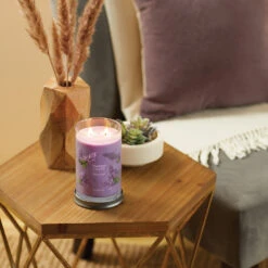 Yankee Candle Signature Candela In Tumbler Grande Lilac Blossoms 100 Ore -Vendite Yankee Candle 0100359 yankee candle signature candela in tumbler grande lilac blossoms 100 ore